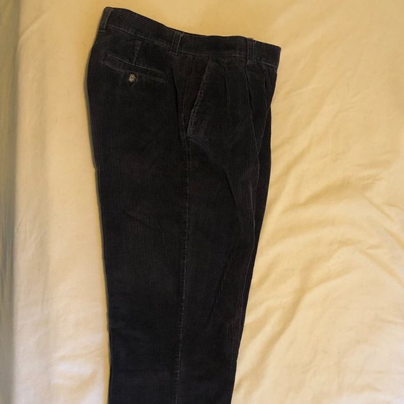 St. John's Bay Pants Mens Corduroy Pants Pleated Size 34 Inseam